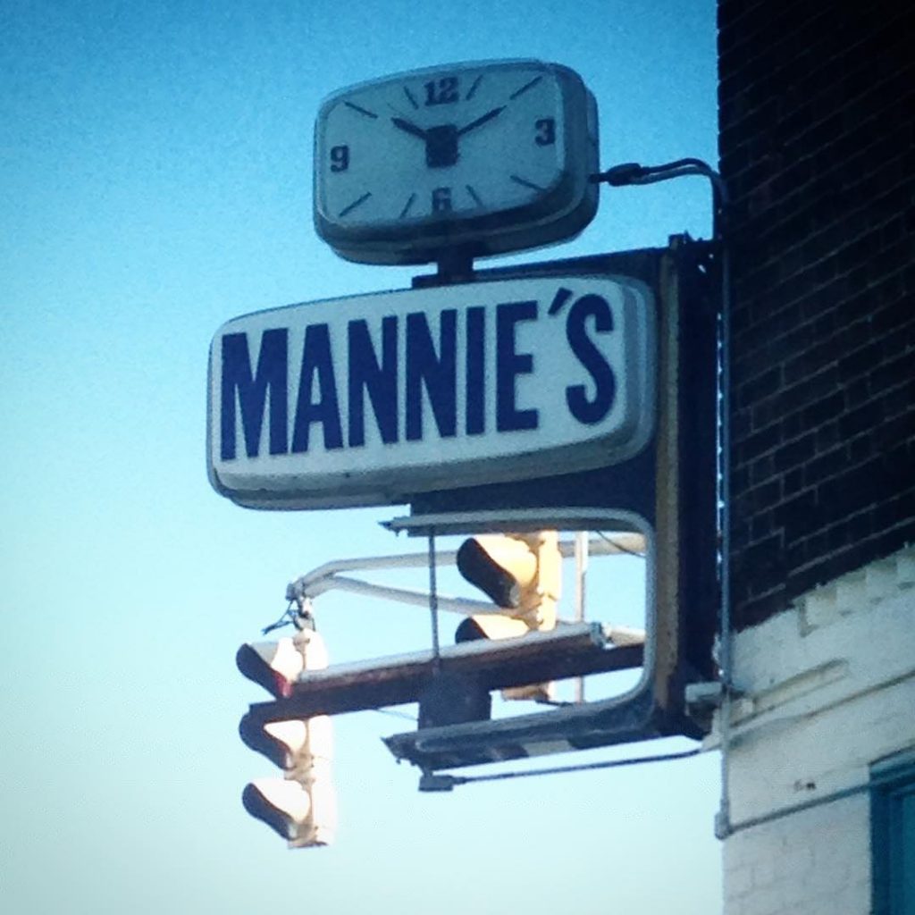 MANNIE'S